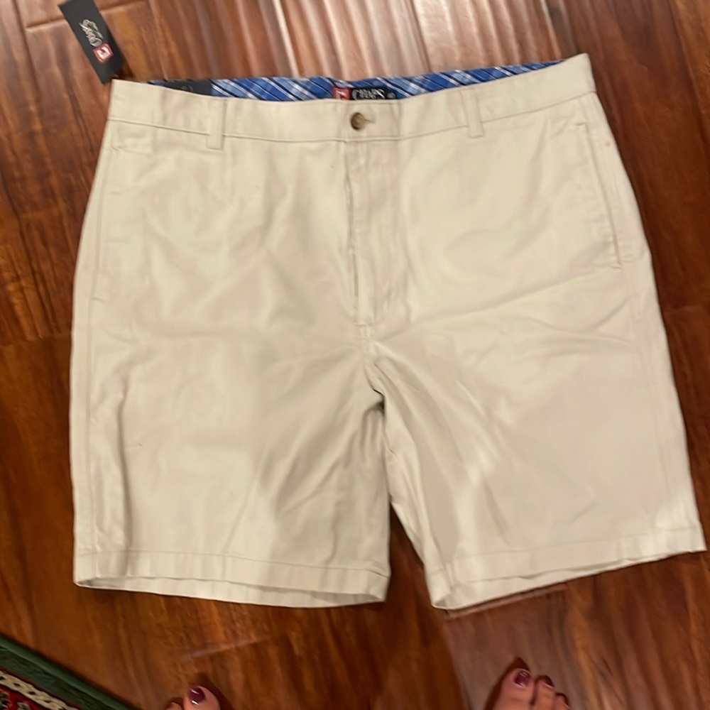 Men’s khaki shorts, new, size 40, Chaps